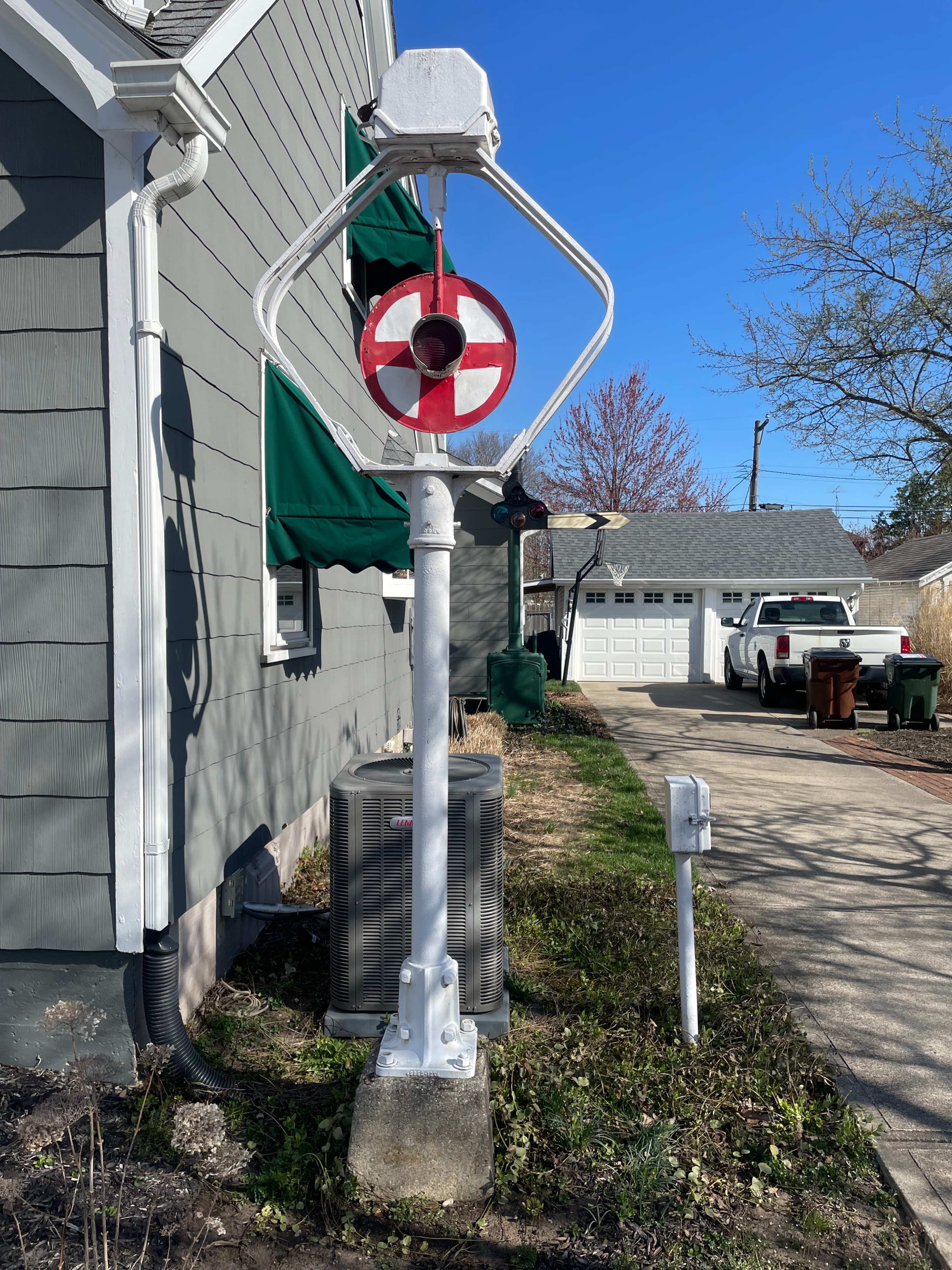 3260 - Western Railroad Supply Co. Harp Style Wig Wag Railroad Signal thumbnail