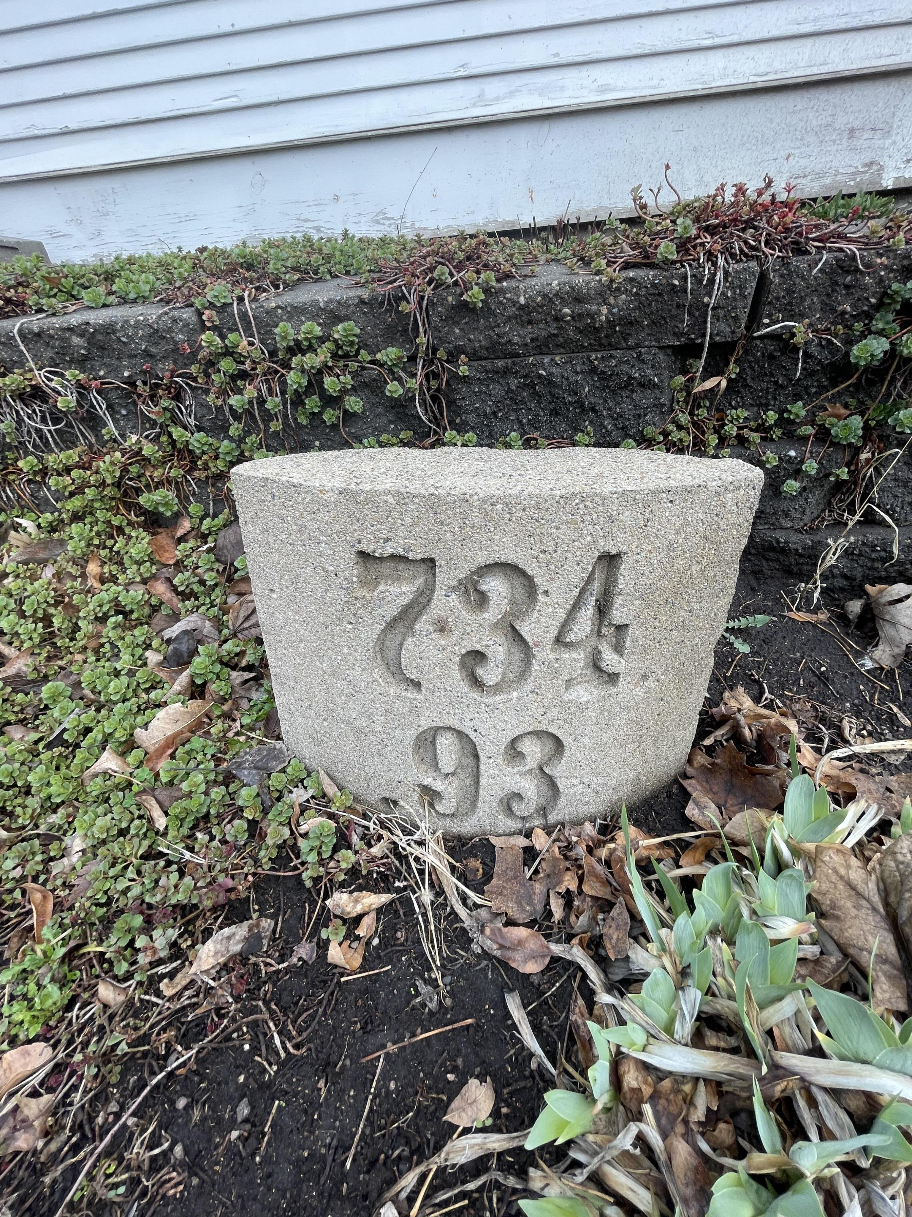 4562 - Concrete Mile Post 734 Marker thumbnail