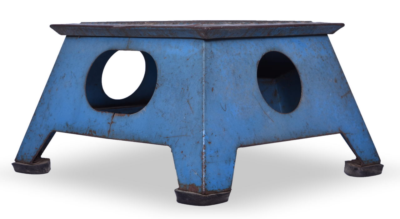 4534 - Unmarked Railroad Passenger Car Step Box thumbnail