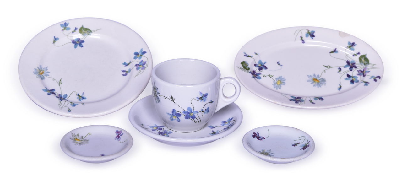 4001 - Six Pieces of CB&Q Burlington Route Railroad Violets & Daisies China - Butter Pats, Coffee Cup, Saucer, and Plates thumbnail