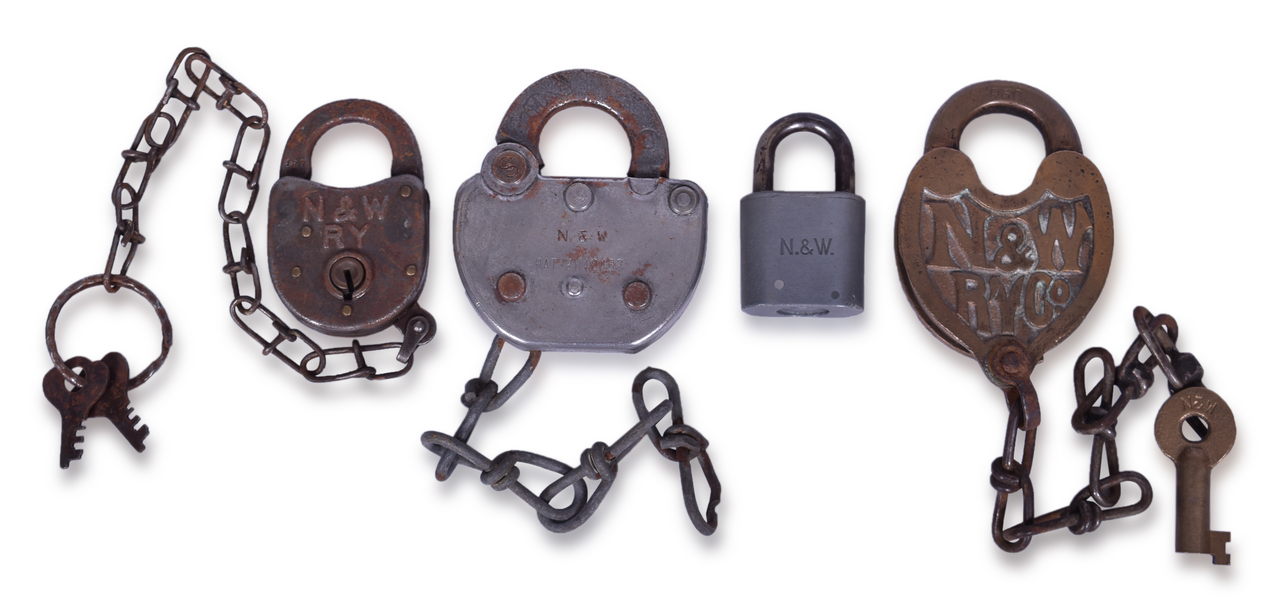 4112 - Group of Four Norfolk & Western Railway Locks thumbnail