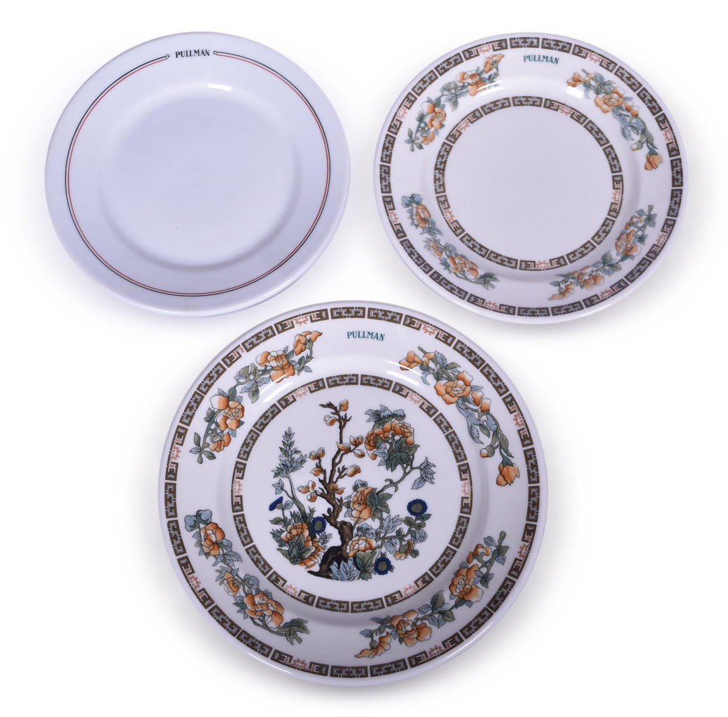 4131 - Pullman Railroad China Indian Tree Dinner Plate, Bread Plate, and Calumet Bread Plate thumbnail