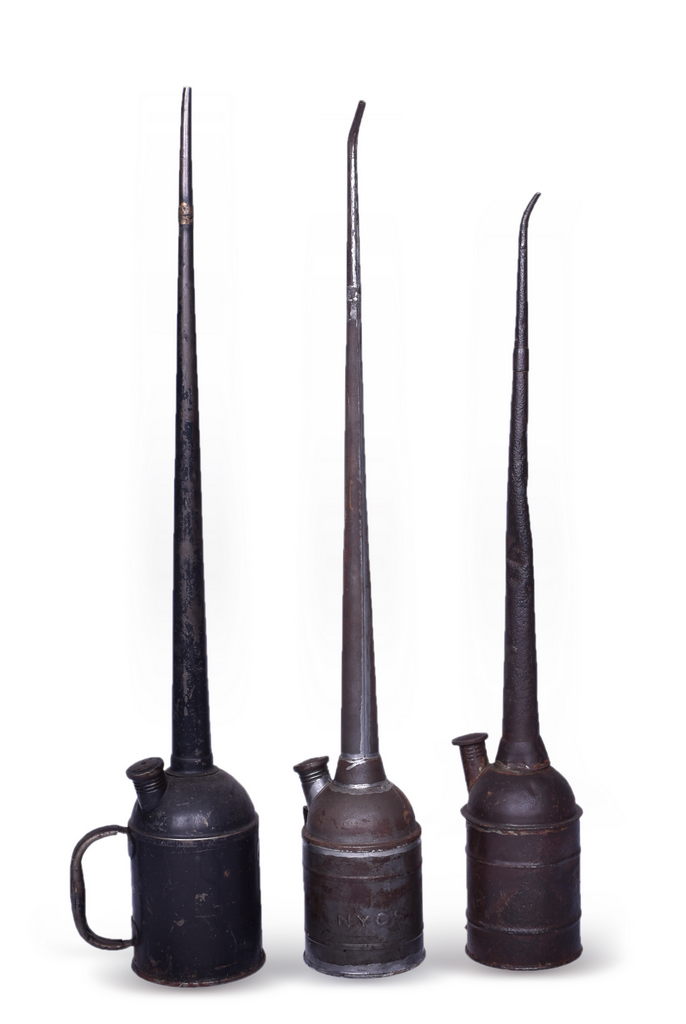 4158 - Group of Three Tall Railroad Oil Cans - New York Central, Chesapeake and Ohio, Unmarked thumbnail