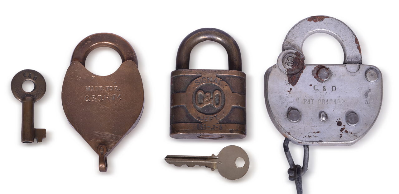 4238 - Three Chesapeake and Ohio Railroad Locks- Brass Yale Signal, Yale Heart Shaped, Adlake Steel thumbnail