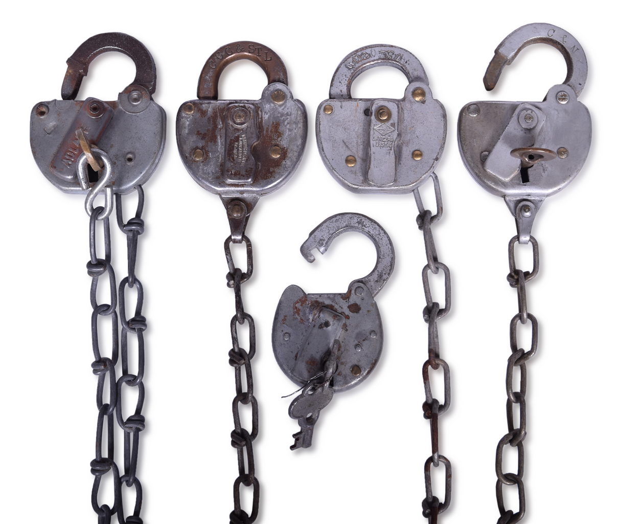 4258 - Five Steel Body Railroad Locks - Big Four, C&N?, Illinois Central Gulf, Gulf Mobile and Ohio thumbnail