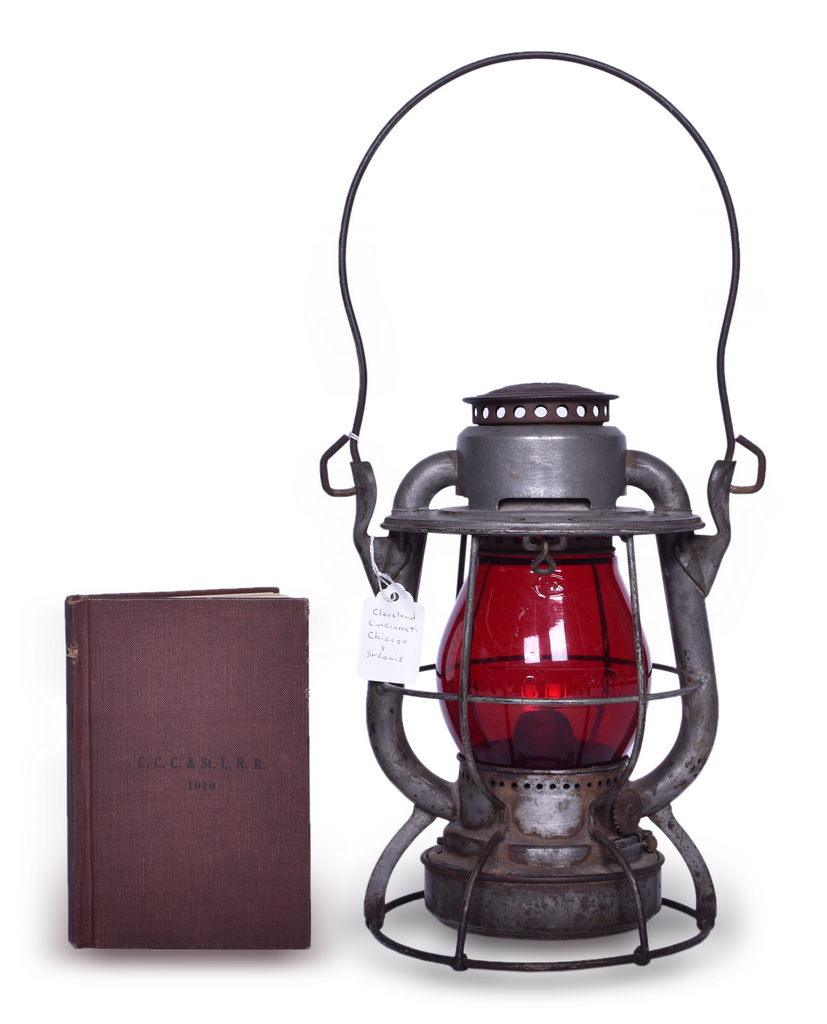 4319 - Cleveland, Cincinnati, Chicago and St. Louis Railway Dietz Vesta Lantern and 1918 Rules Booklet thumbnail
