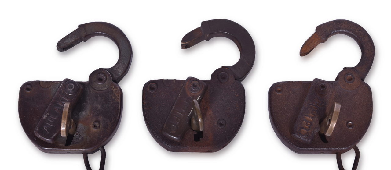 4325 - Group of Northern Railroad Adlake Locks and Brass Keys - Grand Trunk Western, Pere Marquette, and Detroit Toledo & Ironton thumbnail