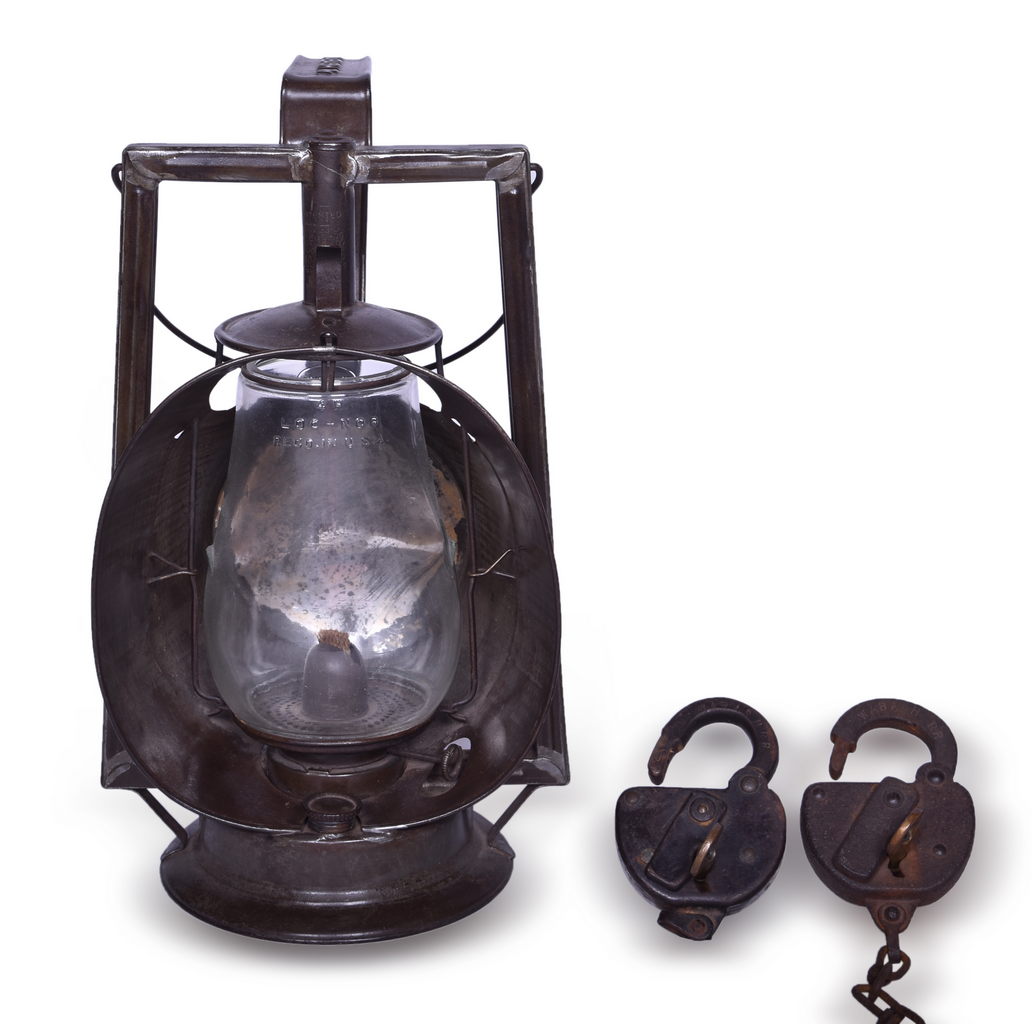 4331 - Wabash Railroad Acme Inspector Lamp, Locks, and Brass Keys thumbnail
