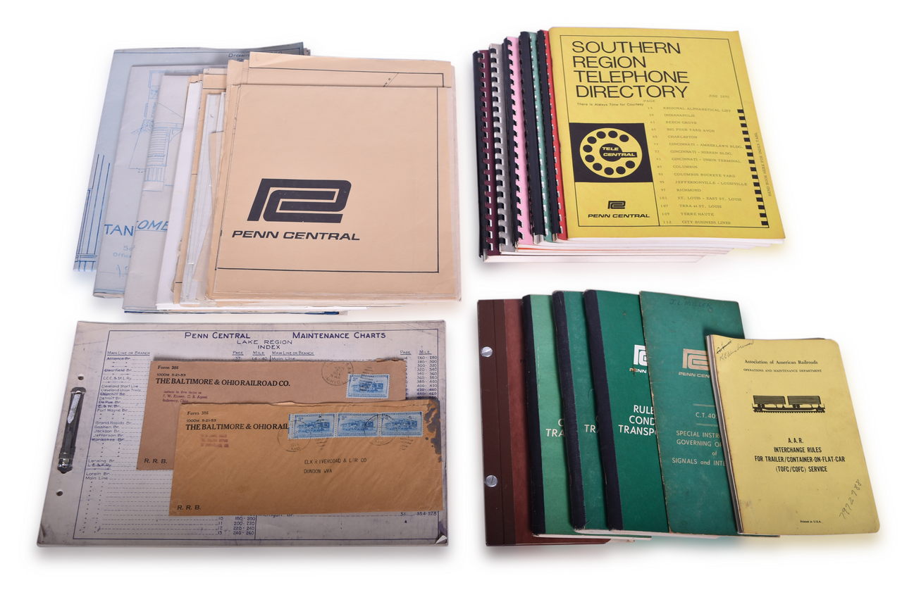 5114 - 26 Pieces of Penn Central Paper Ephemera - Manuals, Maps, and More thumbnail