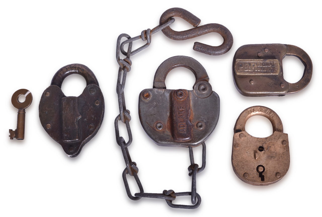 5130 - Four Railroad Locks - P&R Signal, Lehigh Valley, Delaware Lackawanna and Western thumbnail