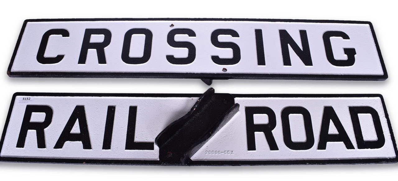 5152 - Restored Cast Iron Railroad Crossing / Crossbuck Pair thumbnail