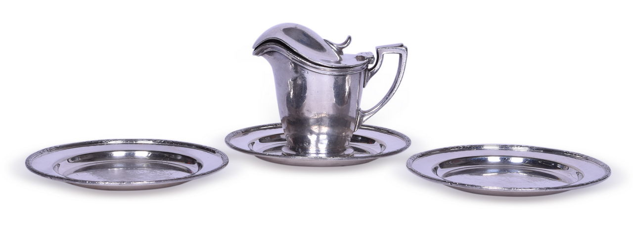 5203 - Three Nashville Chattanooga & St. Louis Railway Silver Dessert Plates and Louisville & Nashville Creamer thumbnail