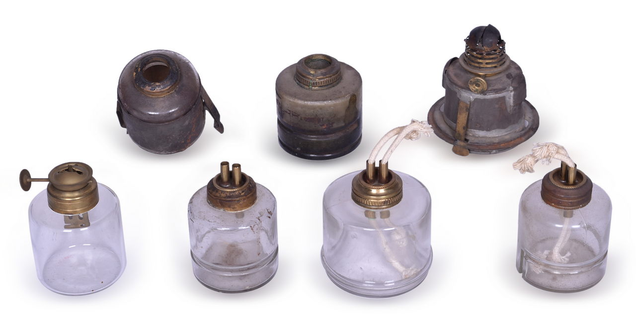 5210 - Holmes, Booth & Haydens Lantern Pinch Pot and Six Small Alcohol Lamps thumbnail