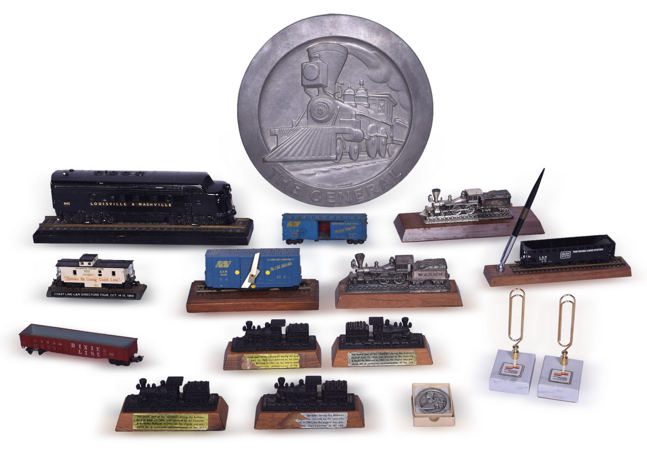 5275 - Sixteen Louisville & Nashville Railroad and Seaboard System Desk Ornaments, Paperweights, and Medals thumbnail