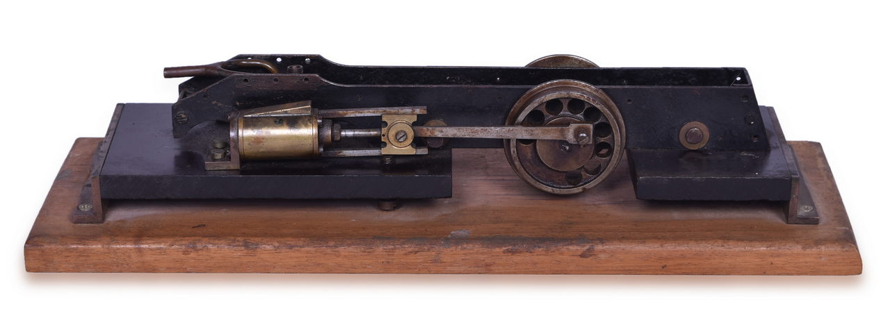 5402 - Operating Desk Display Model of Steam locomotive Running Gear thumbnail