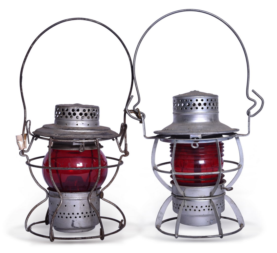 5522 - Pair of Louisville and Nashville Railroad Lanterns thumbnail