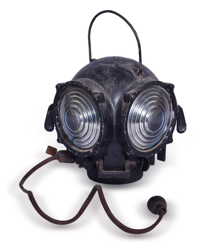 5558 - Pyle-National Railroad Locomotive Diver's Helmet Style Classification Lamp thumbnail