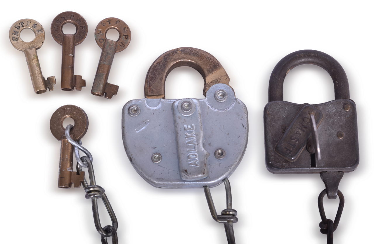 5342 - Collection of Milwaukee Road Locks and Switch Keys thumbnail