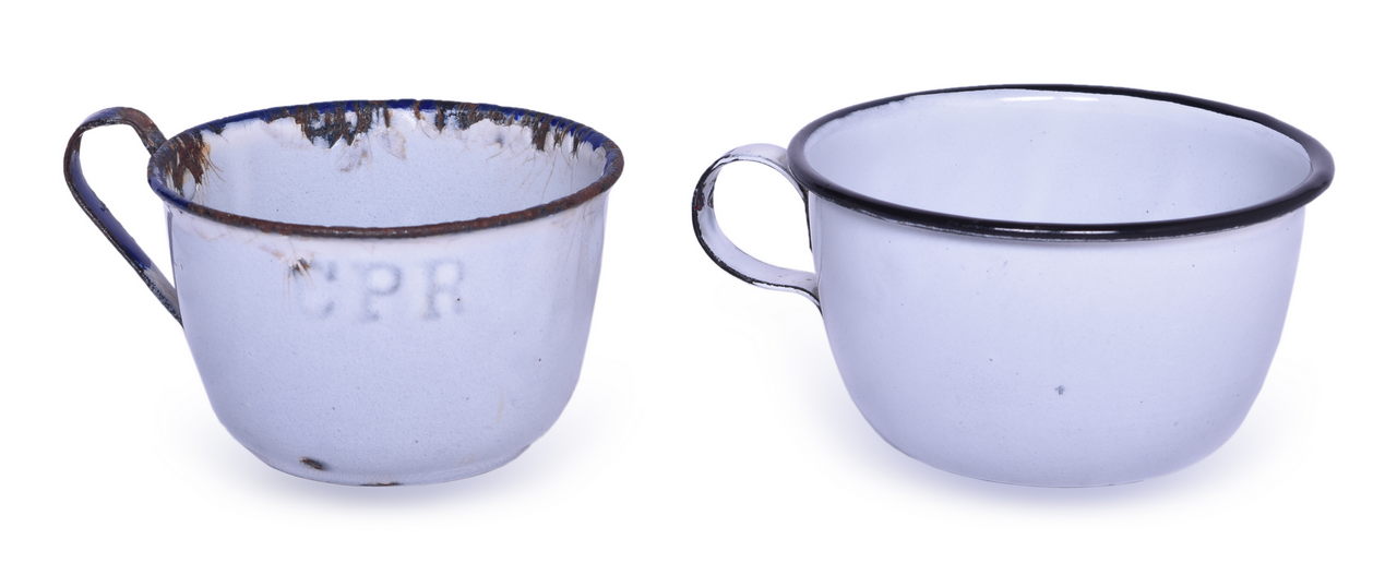6437 - Pair of Canadian Pacific Railroad Enamelware Drinking Cup thumbnail