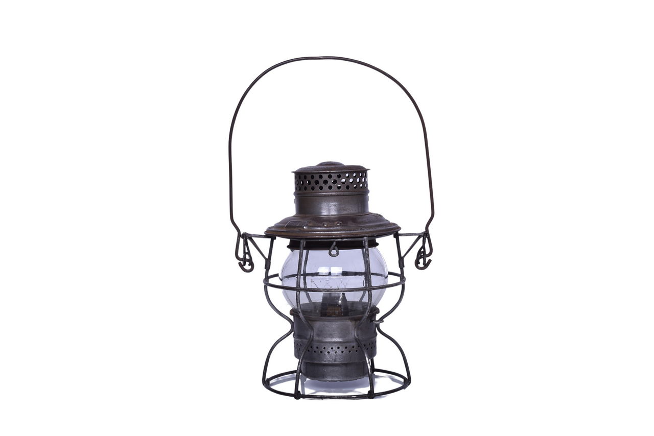 6470 - Adlake Kero 250 Norfolk and Western Railway Railroad Lantern with Clear Cast Globe thumbnail