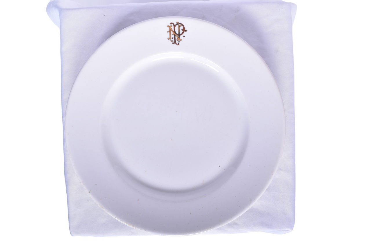 6556 - Northern Pacific Railroad China Stampede Dinner Plate 9 7/8