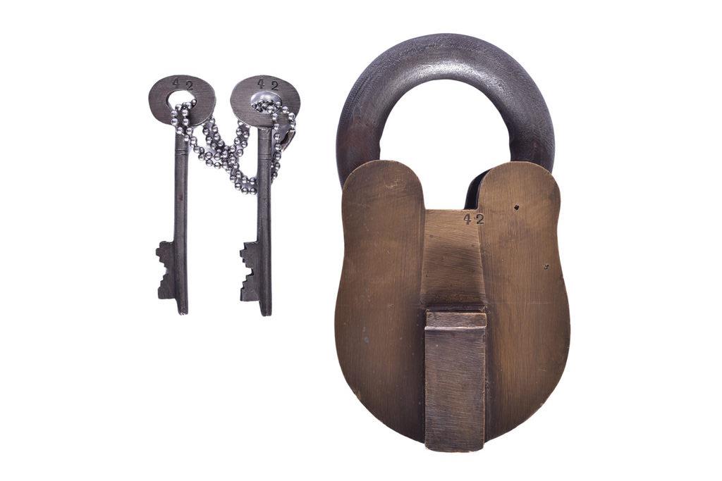 6567 - Large Fantasy  Wells Fargo & Co. Express Brass Railroad Lock and Keys thumbnail