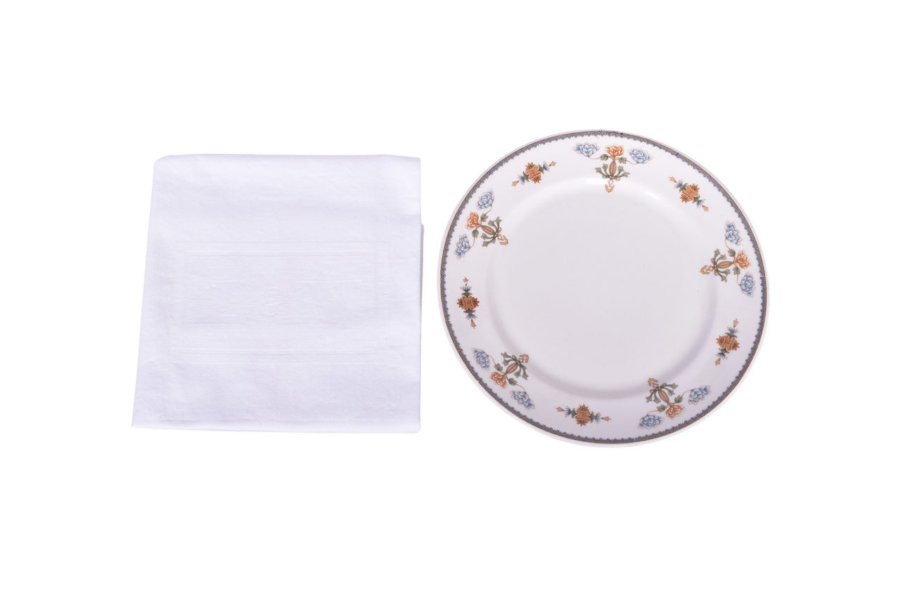 6568 - Louisville and Nashville Railroad China Regent Dinner Plate and Linen Napkin thumbnail