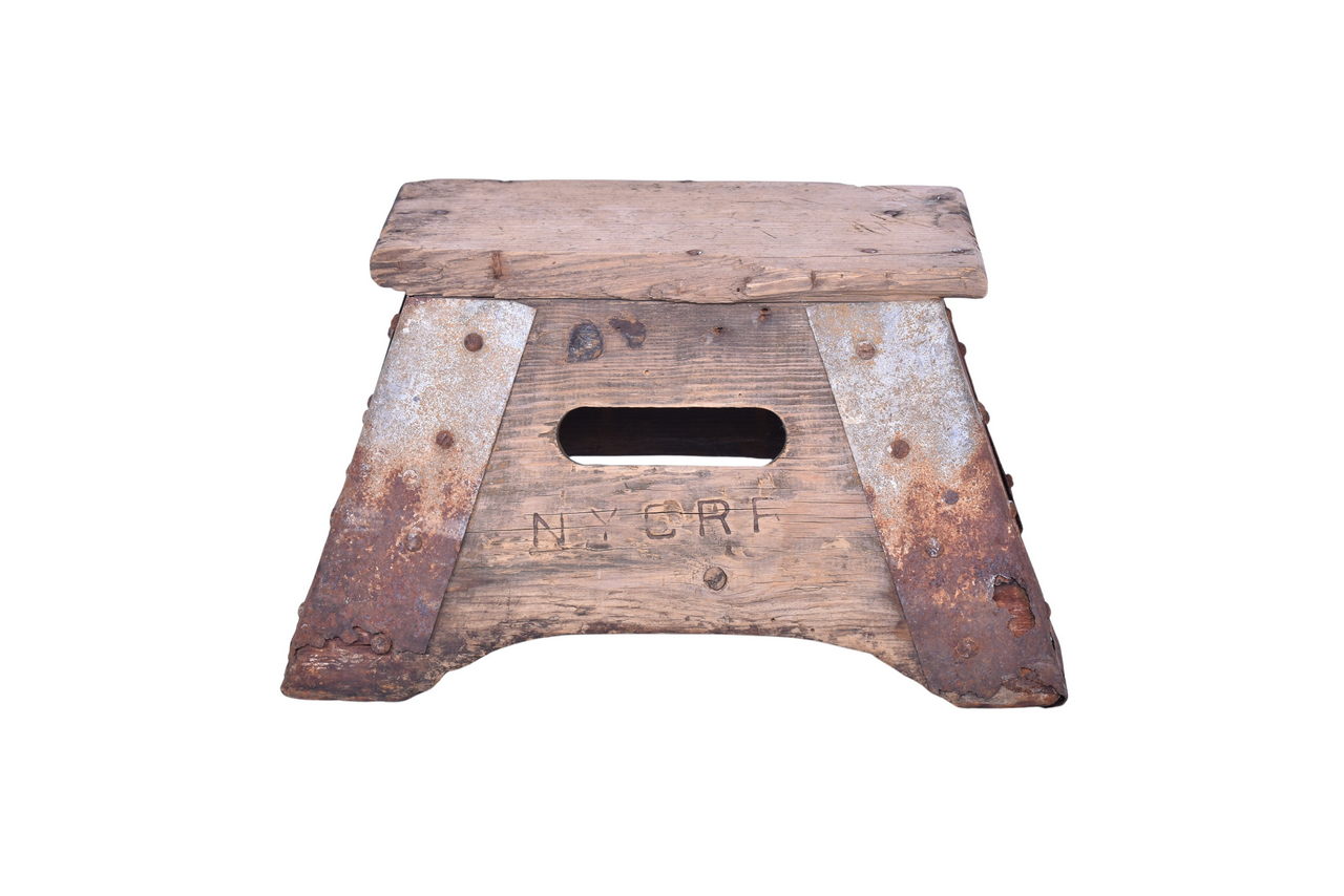 6689 - New York Central Railroad Wooden Passenger Car Step Box thumbnail