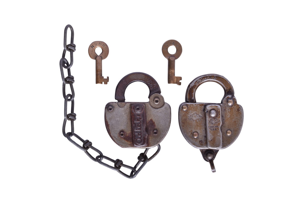 6010 - High Point, Thomasville and Denton Lock w/ Serif Font Key and Norfolk Southern Steel Lock thumbnail