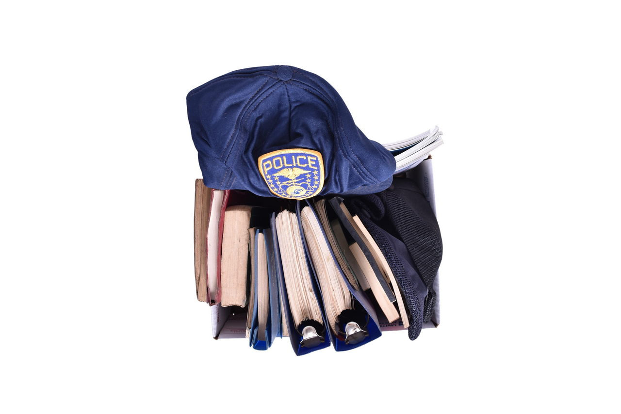 6040 - 20 Railroad Timetables, Rule Books, Police Hats, etc. - Conrail, Penn Central, Amtrak, Pennsylvania thumbnail