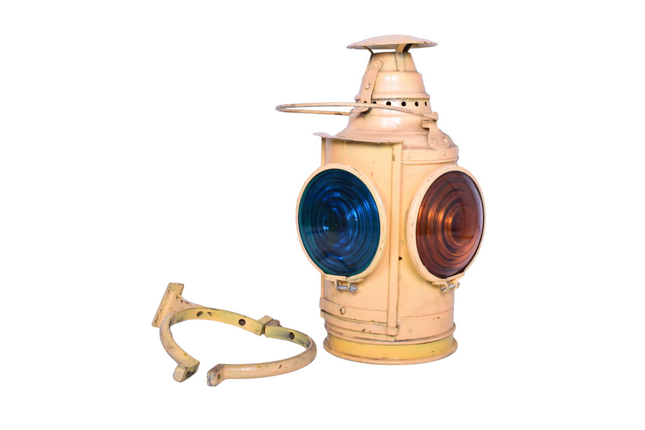 6046 - Dressel Caboose Marker Lamp w/ Bracket thumbnail