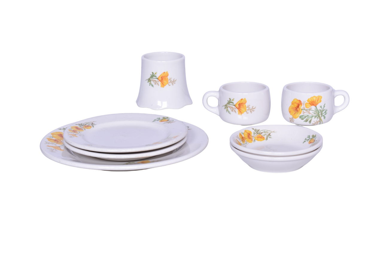 6063 - Eight Pieces of Santa Fe Railroad Syracuse California Poppy China Sugar Pot, Plates, Fruit Bowls, and Cups thumbnail