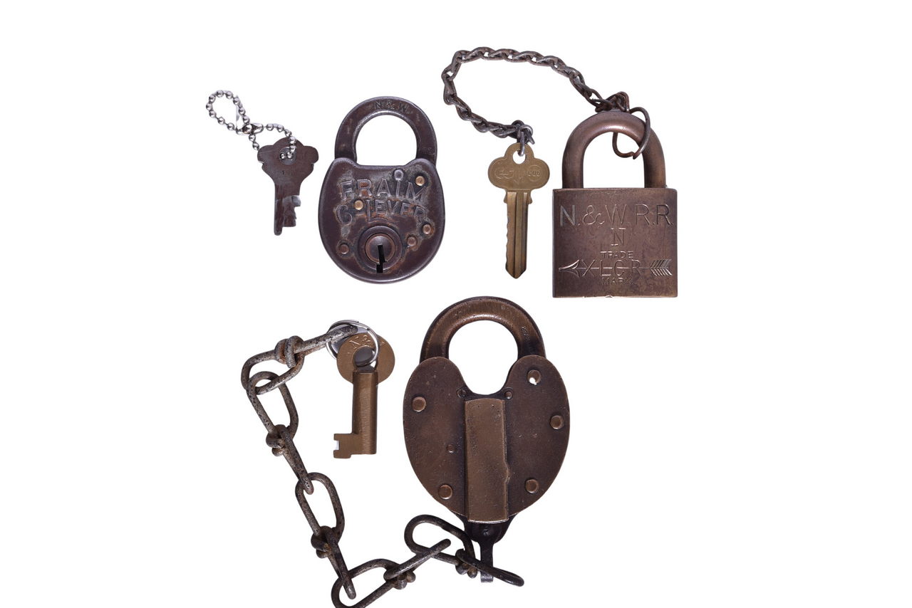 6068 - Three Norfolk and Western Locks - Fancy Brass Heart Shaped, XLCR, 6- Lever thumbnail