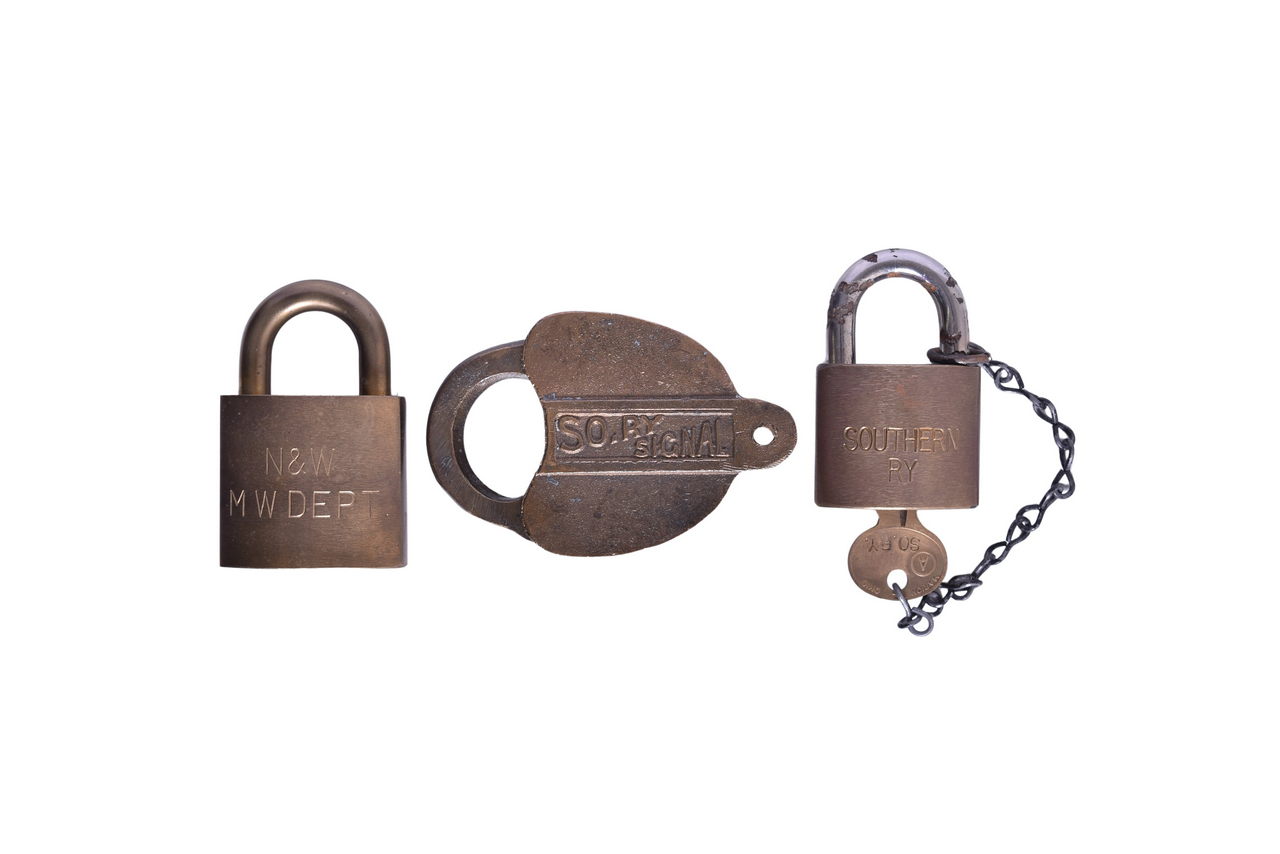 6096 - Three Southern and Norfolk and Western Railroad Locks thumbnail