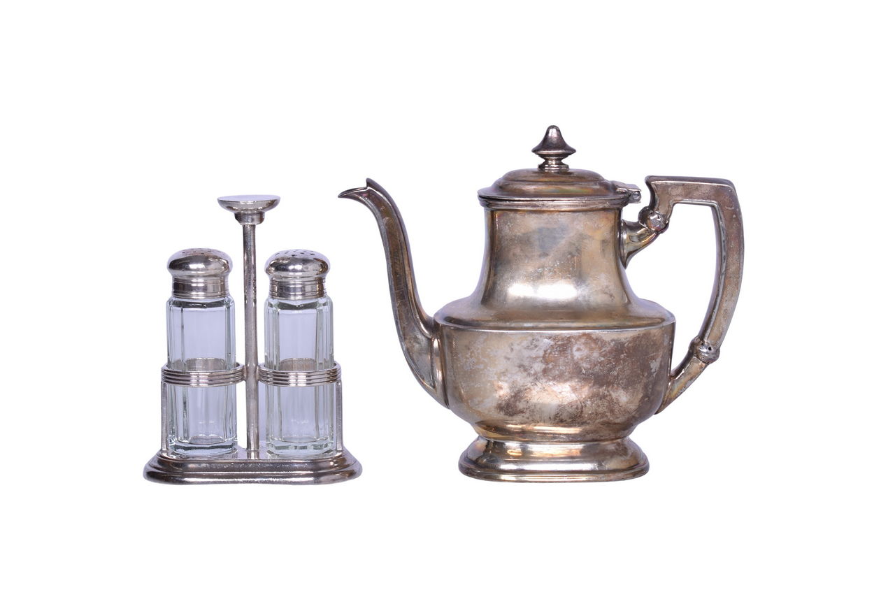 6107 - Union Pacific Railroad Silver Soldered Teapot and Salt & Pepper Shaker Holder thumbnail