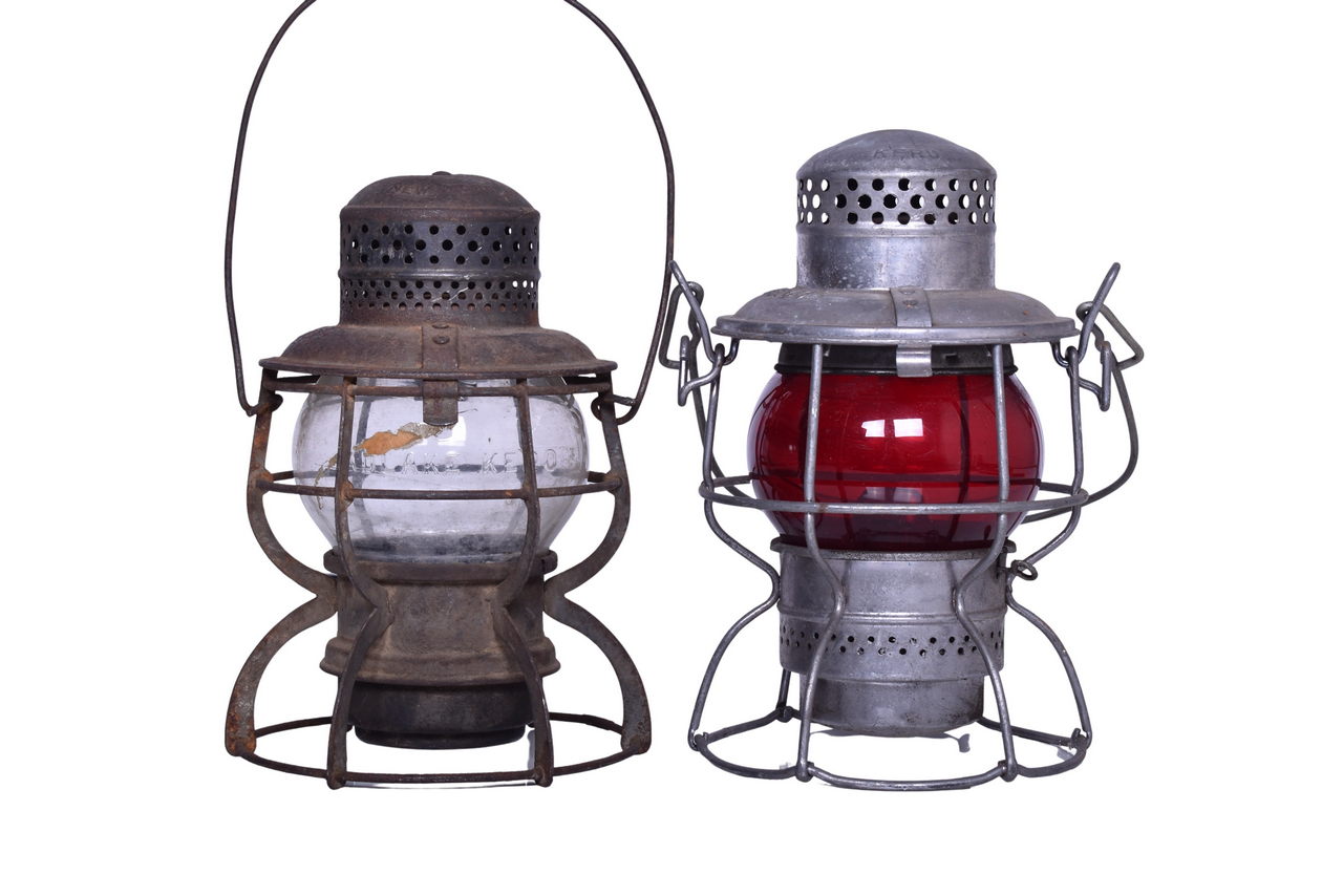 6116 - Pair of Terminal Railroad Lanterns - Washington Terminal Company, Terminal Railroad Assoc. thumbnail