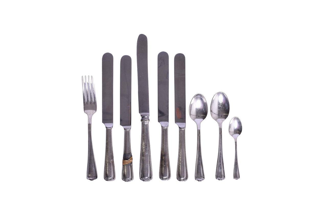 6135 - Nine Pieces of Louisville and Nashville Railroad Cromwell Flatware - Demitasse Spoon, Teaspoons, Fork, Knives thumbnail