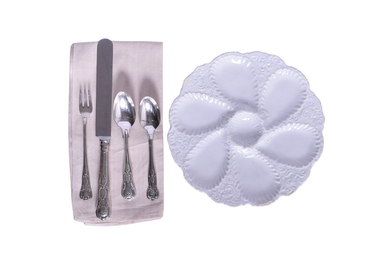 6145 - Six Pennsylvania Railroad Dining Car Items - Philadelphia China Oyster Plate, Kings Flatware, and Linen Napkin thumbnail