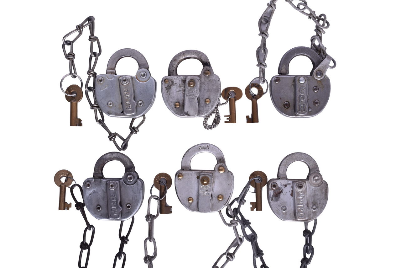 6148 - Six Steel Bodied Railroad Locks - Seaboard, Reading, C&N, Chesapeake Western, Canadian Pacific thumbnail