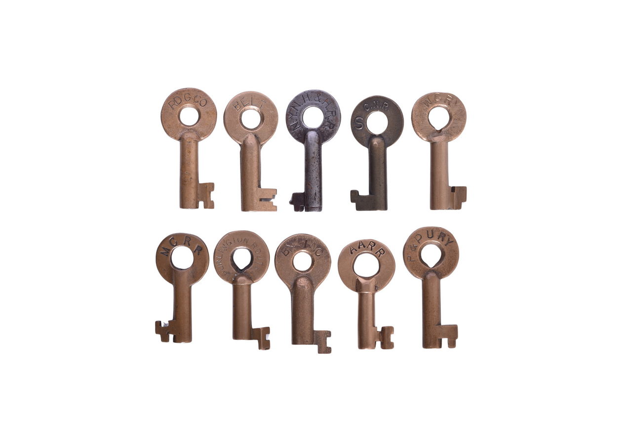 6162 - Ten Brass and Steel Railroad Keys - Peoria and Pekin Union, Maine Central / Michigan Central, Reading, steel New York, New Haven & Hartford, etc. thumbnail