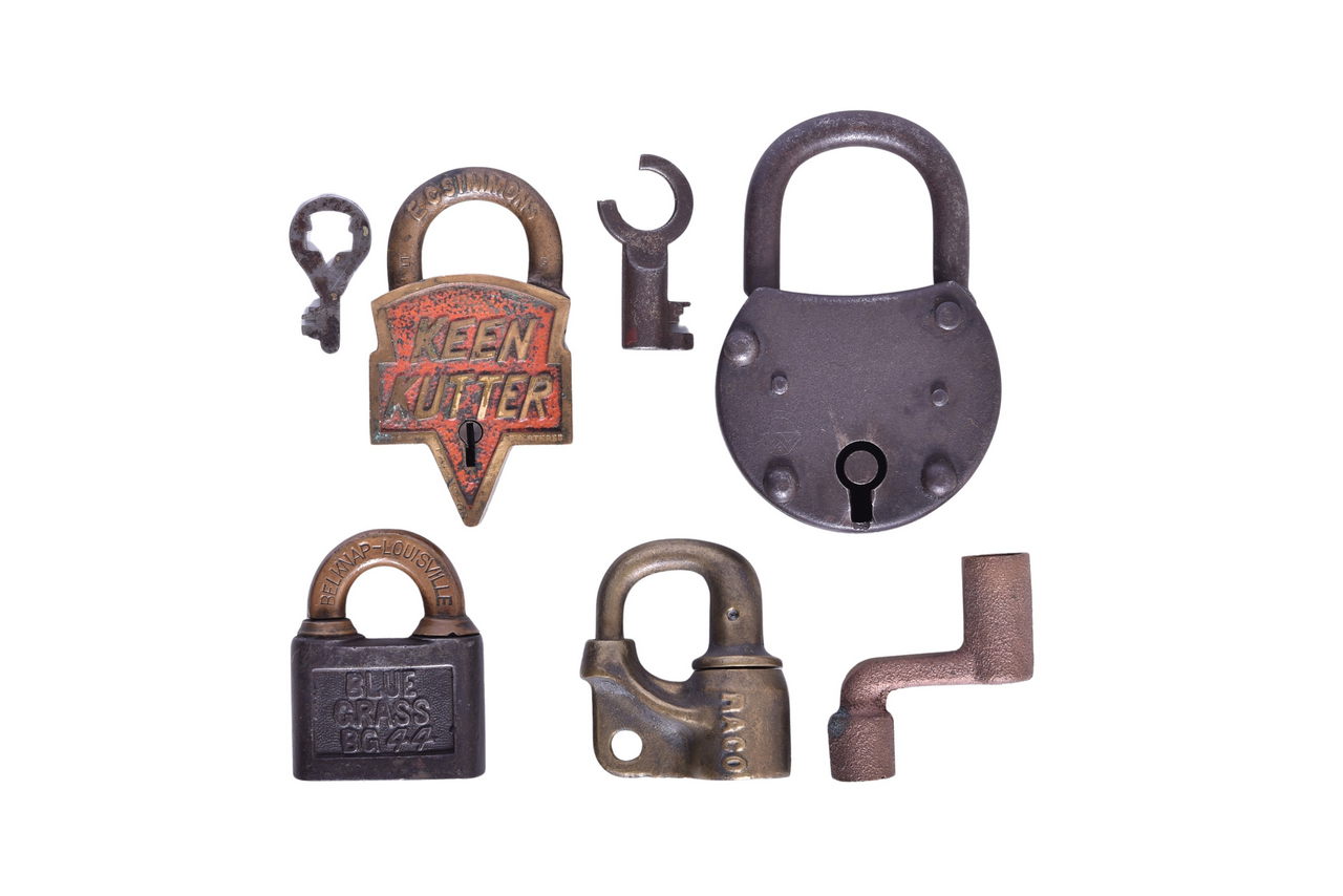 6166 - Four Padlocks and Signal Key - Keen Kutter, Blue Grass 44, RACO thumbnail