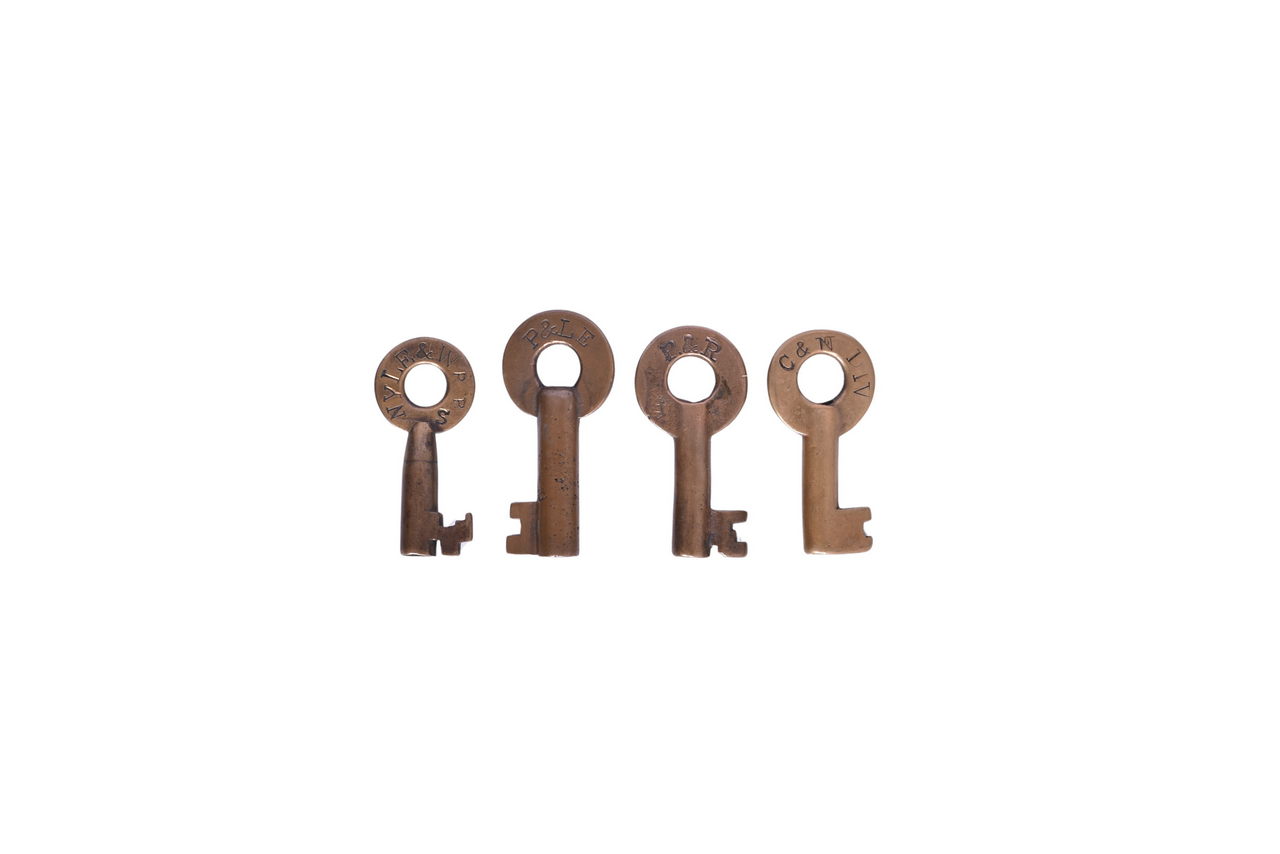 6172 - Four Serif Font Railroad Keys - NYLE&W, P&LE, P&R, Columbus and Newark Division thumbnail