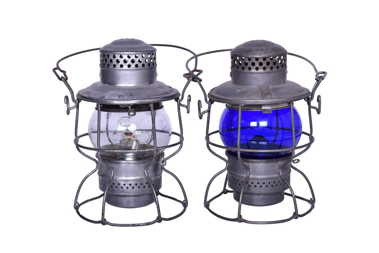 6192 - Pair of Chesapeake and Ohio Railway Railroad Lanterns - Clear and Blue Globe thumbnail