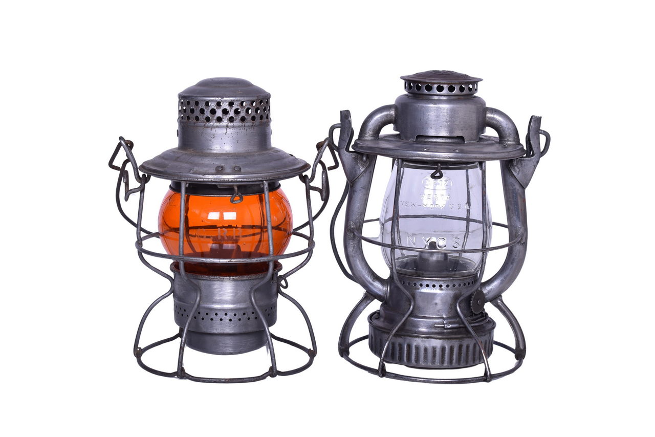 6198 - Pair of Northern Railroad Lanterns - New York Central System and Illinois Central thumbnail