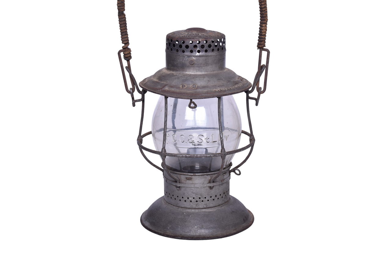 6349 - Adams & Westlake CCC&St.L / Big Four Reliable Bell Bottom Lantern w/ Pittsburgh, Cincinnati, Chicago and St. Louis Clear Cast Globe thumbnail