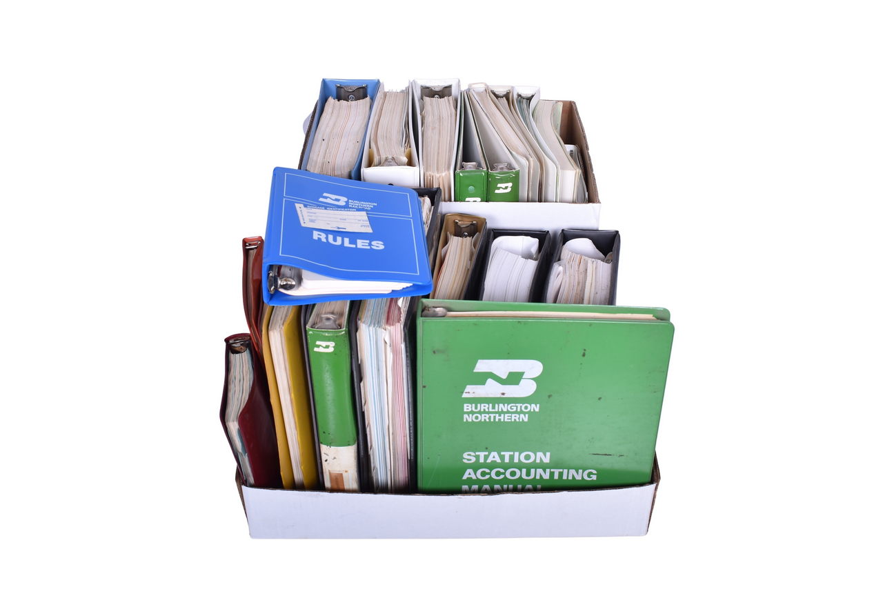 952 - 23 Burlington Northern Employee Binders thumbnail