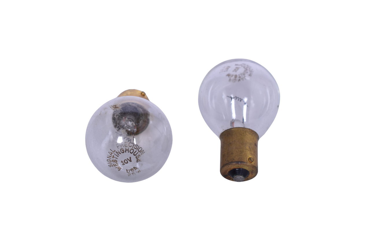 1004 - Sixteen Westinghouse Signal Precision 10V Incandescent Light Bulbs for Railroad thumbnail