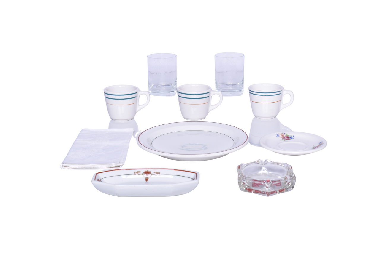 1013 - Ten Pieces of Southern Railroad China and Louisville & Nashville Glassware and Linen Napkin thumbnail