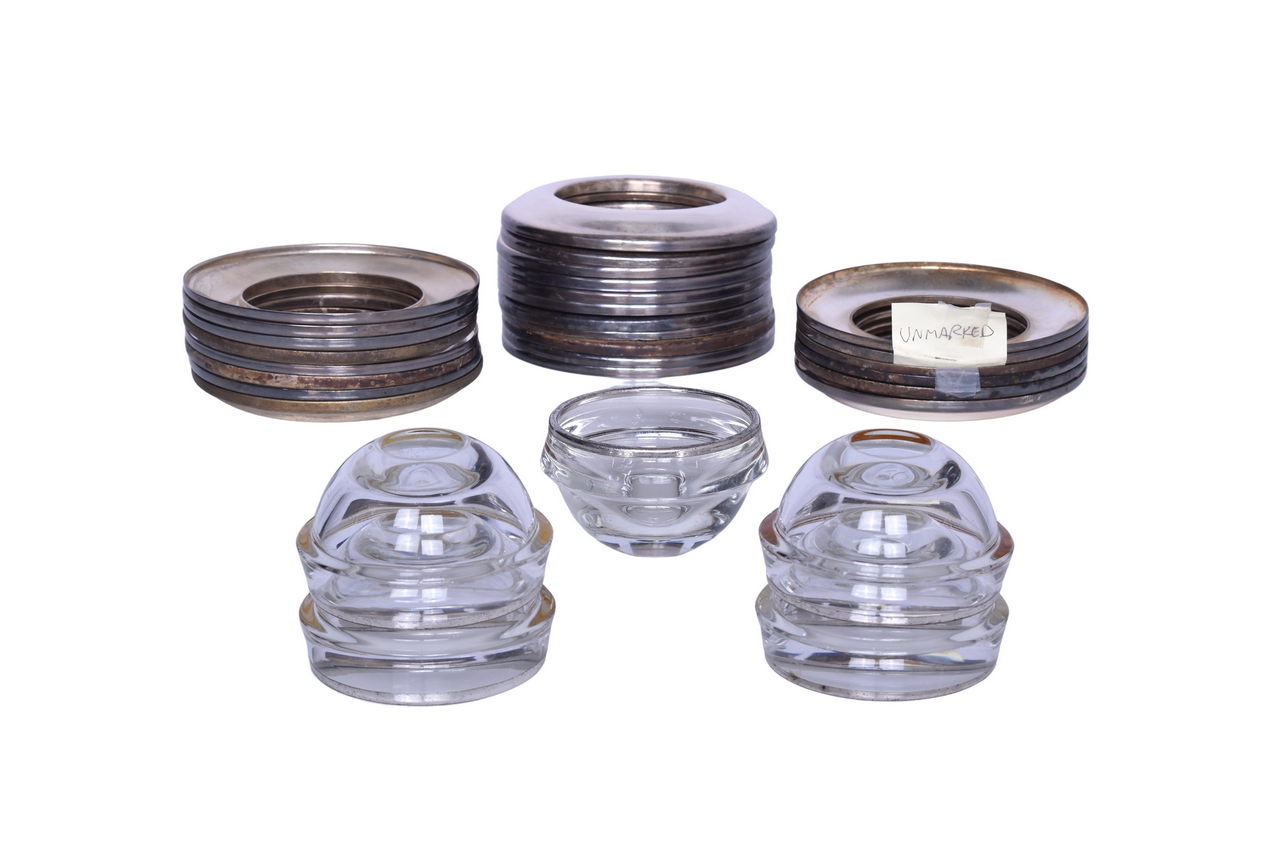 1019 - Group of Great Northern Railroad Supreme Glass Bowls and Union Pacific Silver Collars thumbnail