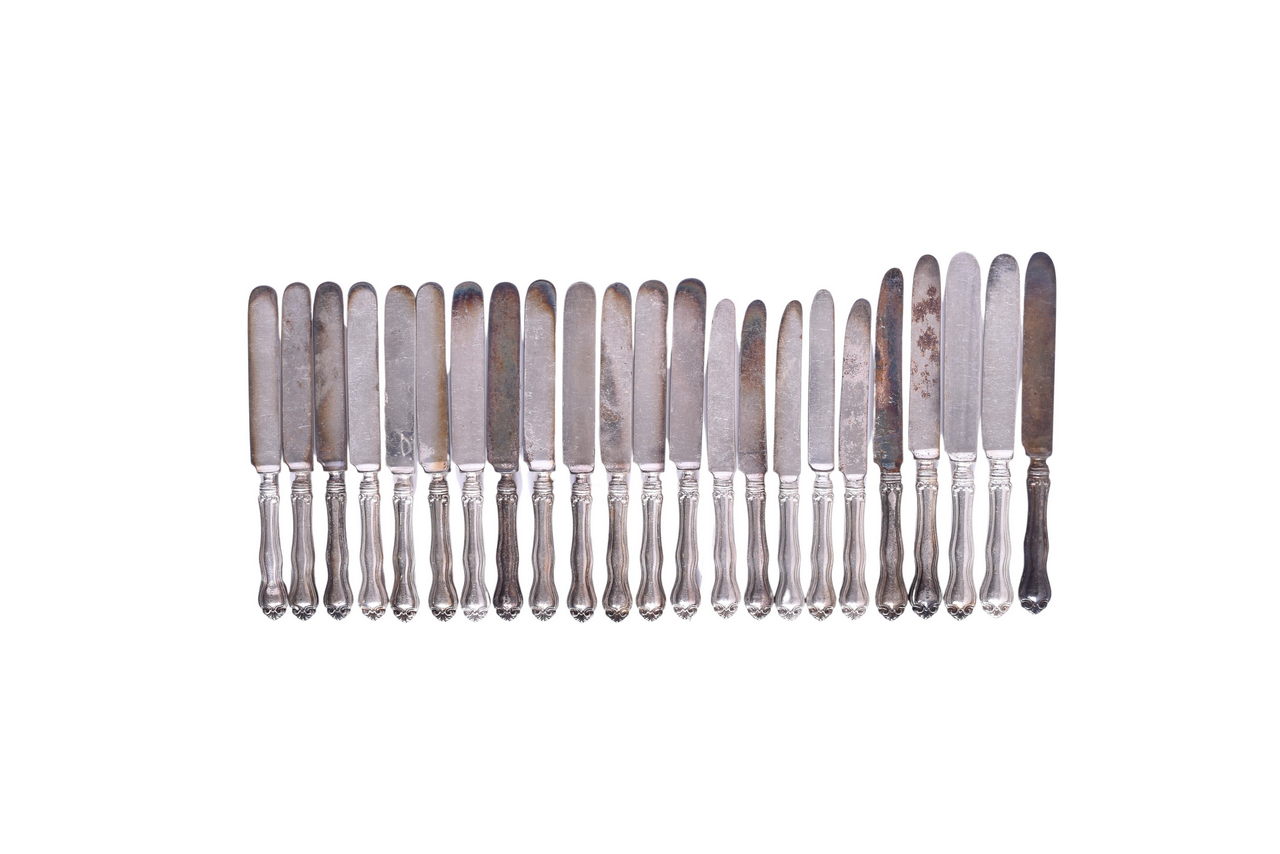 1101 - Twenty-Three Southern Railway Holland Flatware Knives thumbnail